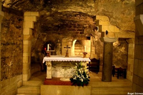 Casita de Nazaret_gruta de la Basísila de la Anunciación